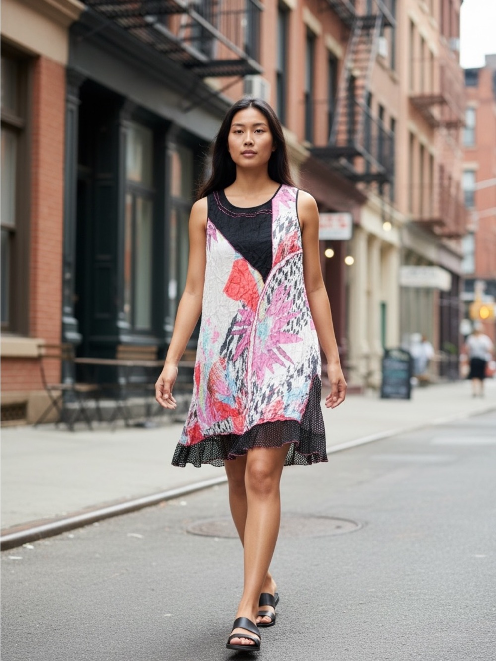 Sleeveless Floral Print Swing Dress in Black and Pink